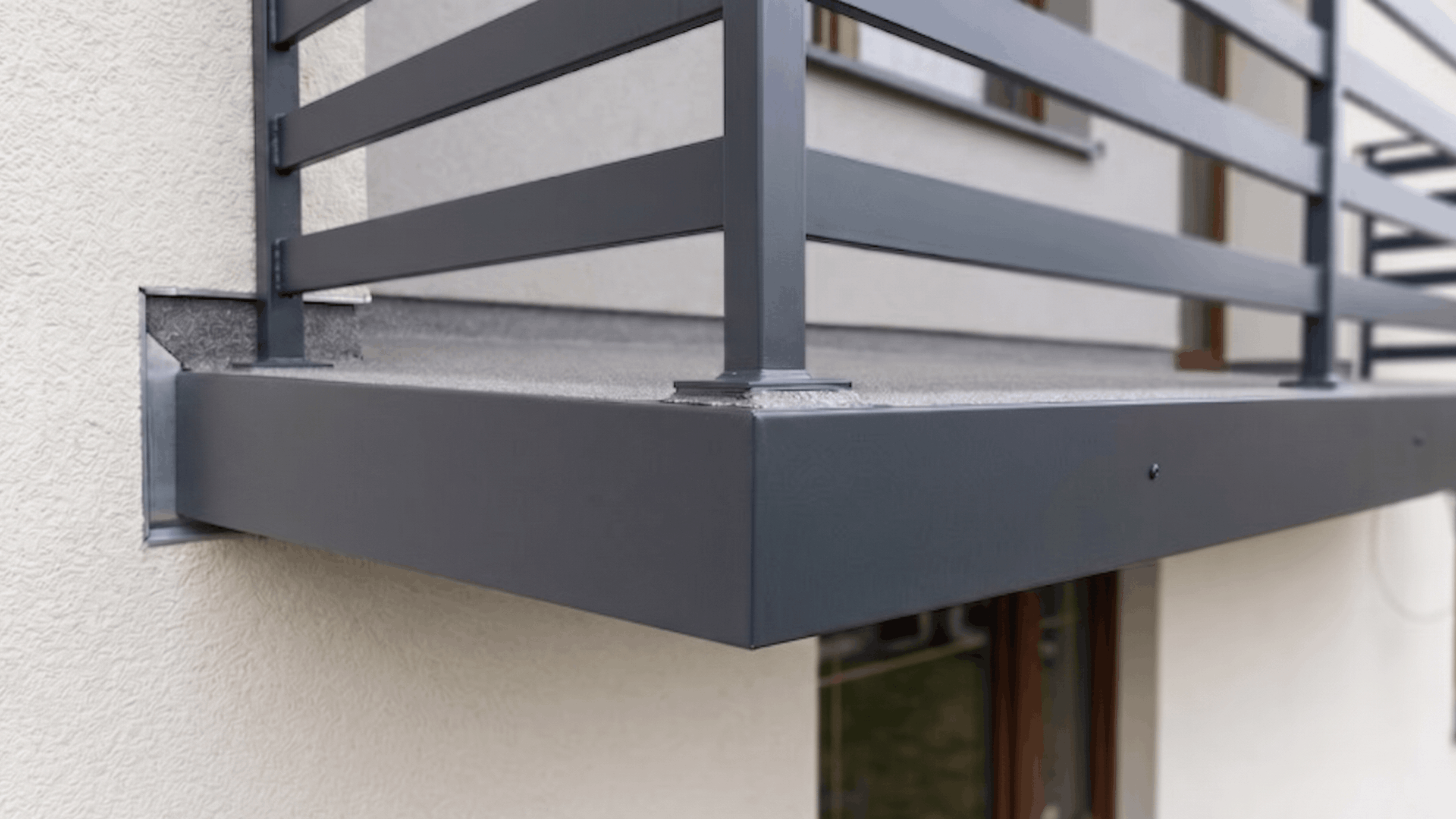 Obróbki balkonowe i tarasowe aluminiowe